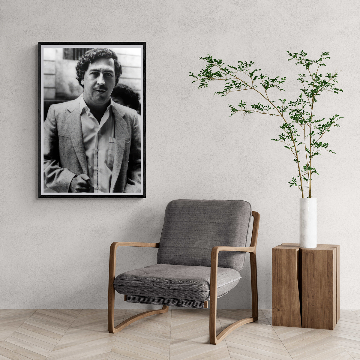 Pablo Escobar Blanco y Negro en un interior