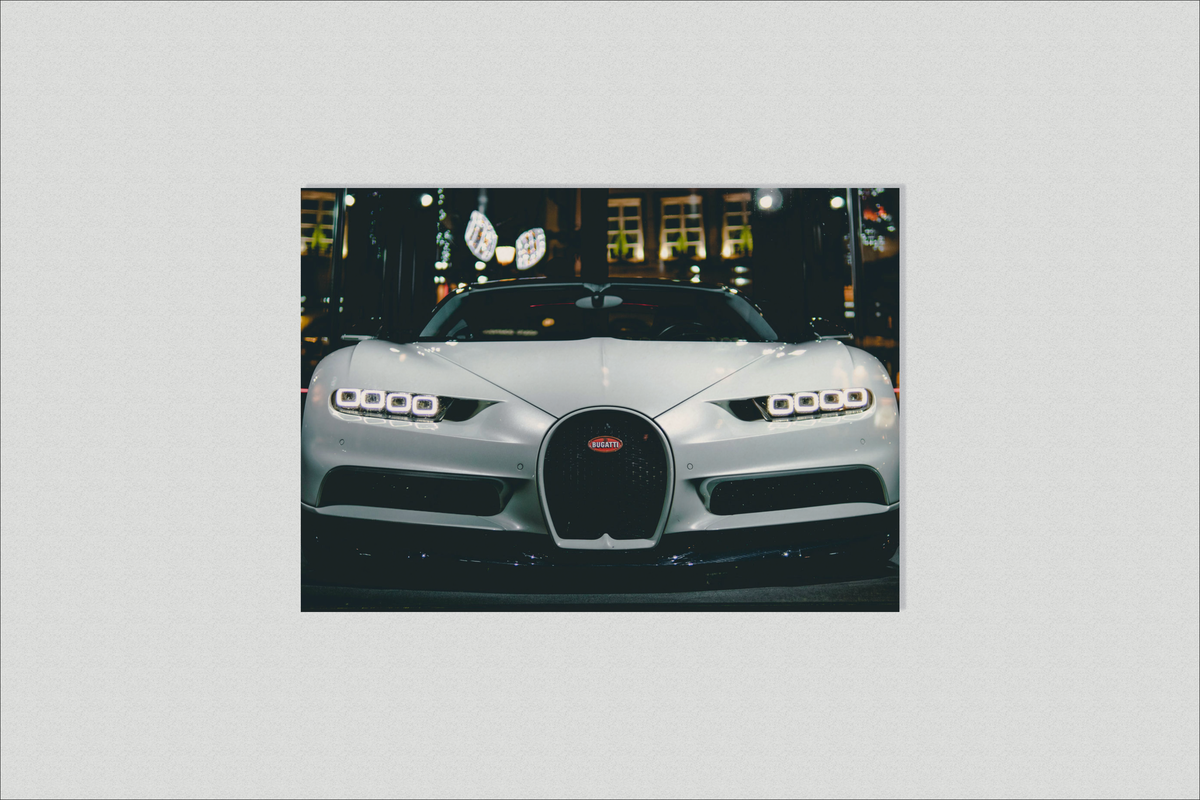 Bugatti Blanco en un interior