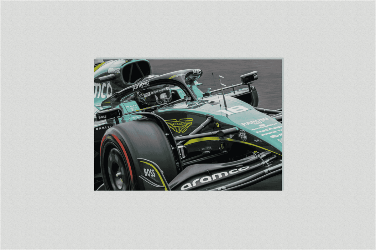 F1 Supercar en un interior