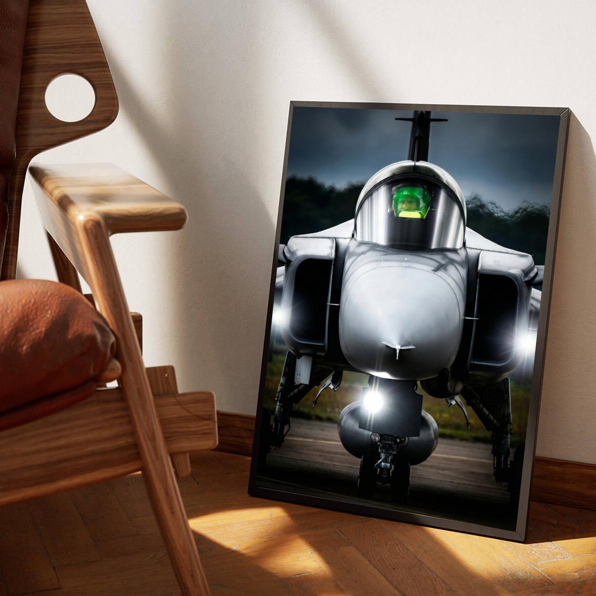 F16 con Piloto en un interior
