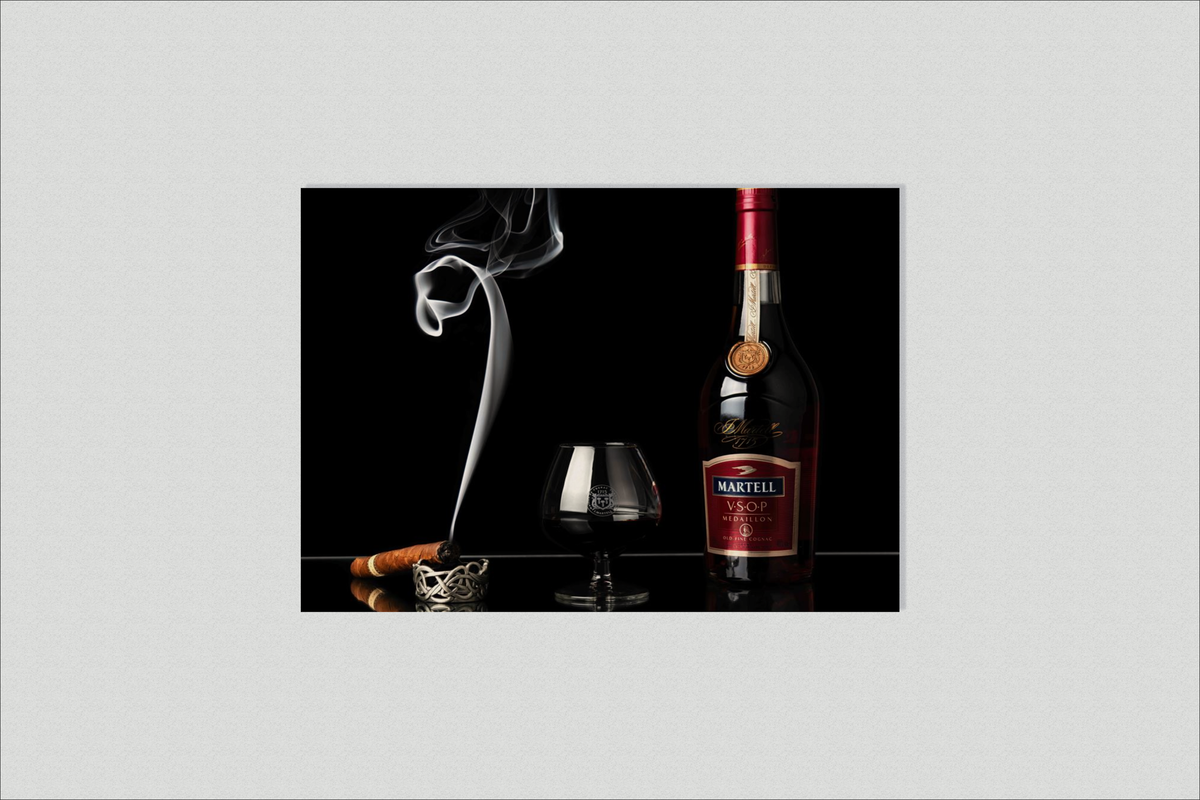 Cognac Martell en un interior