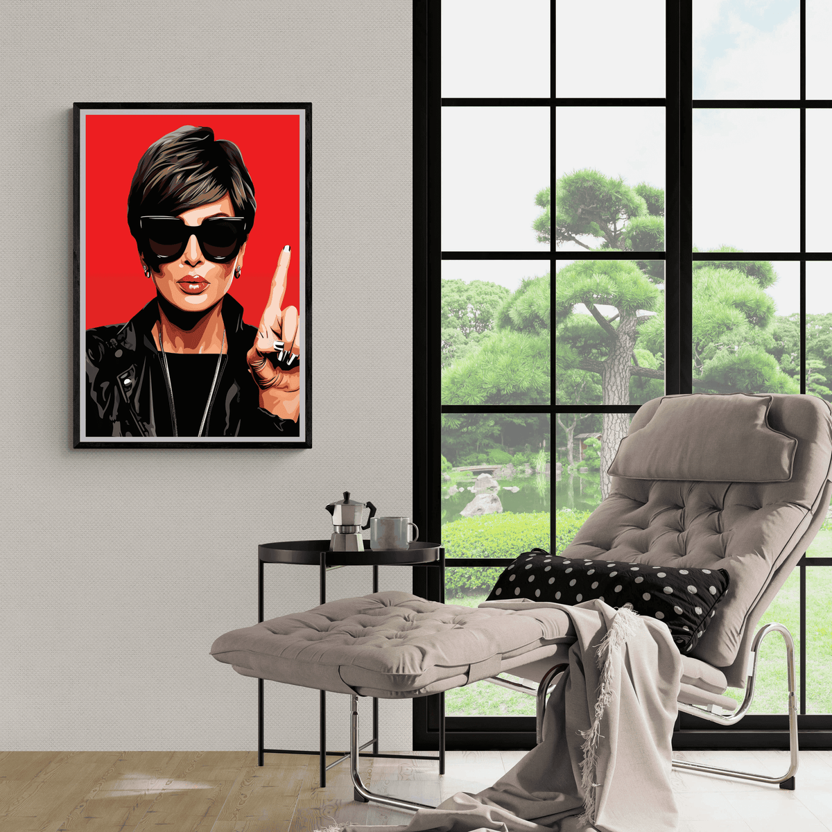 Kris Jenner Gafas Rojas en un interior