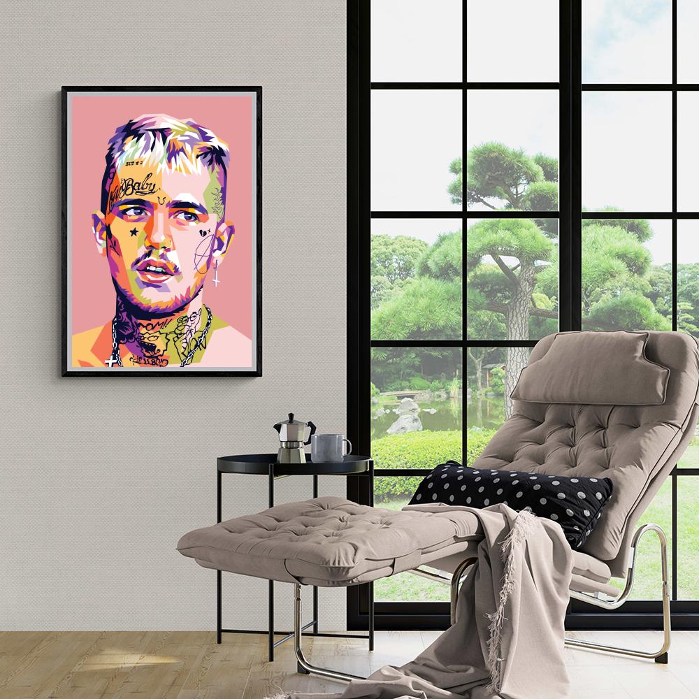 Lil Peep rose dans un intérieur