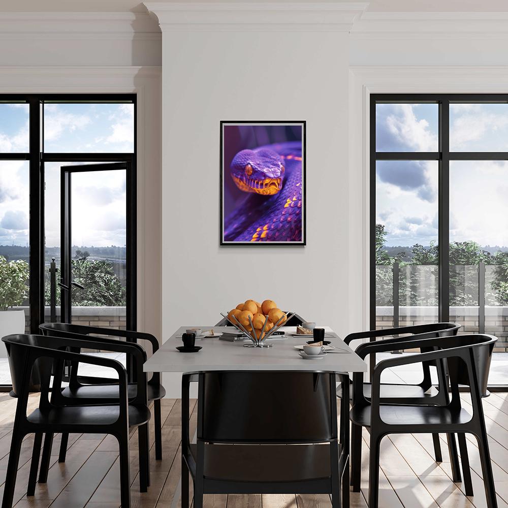 Serpent Violet dans un intérieur