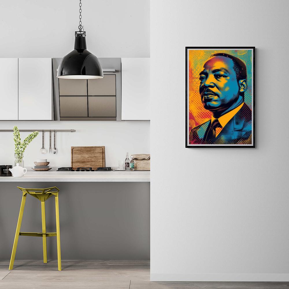 Martin Luther King Jr. dans un intérieur