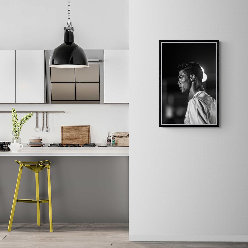 Cristiano Ronaldo Noir dans un intérieur
