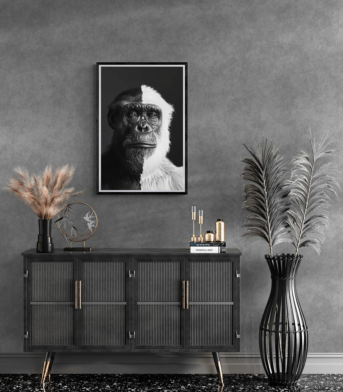 Gorille Noir et Blanc dans un intérieur