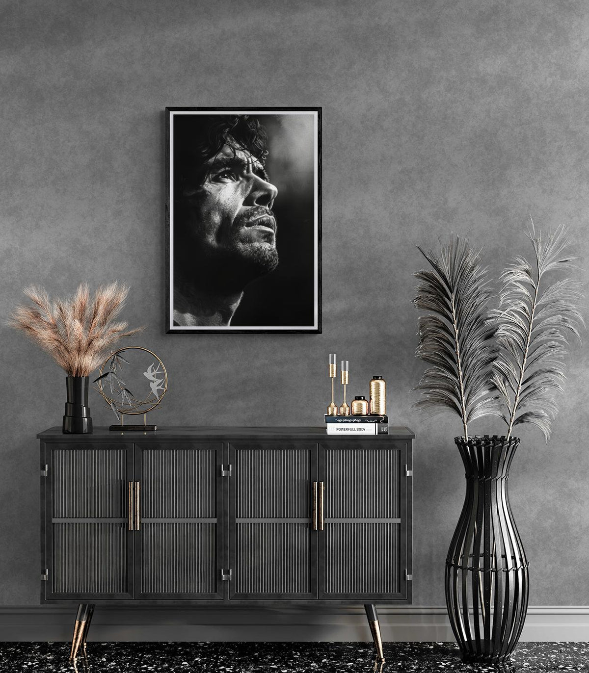 Diego Maradona dans un intérieur