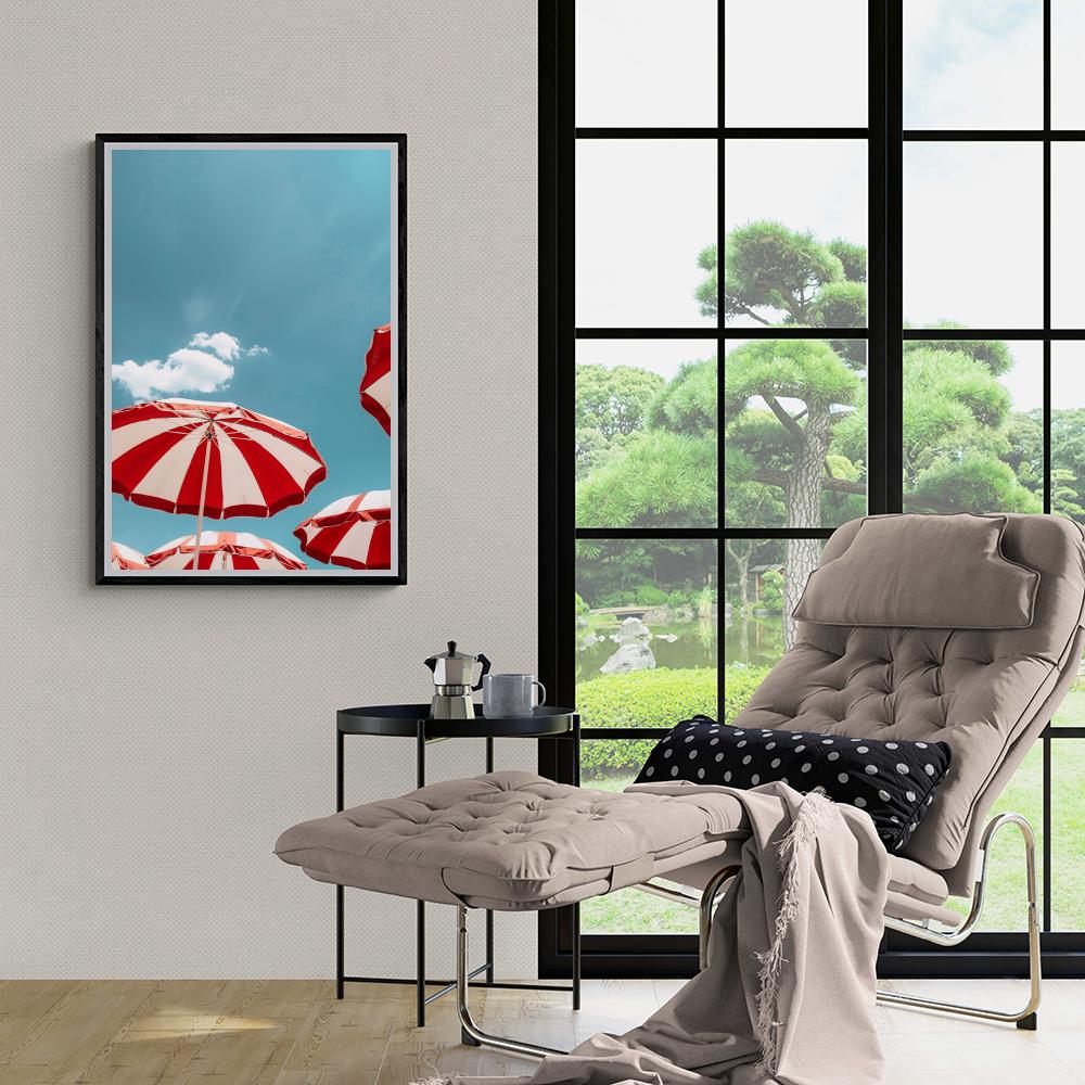 Parapluies Rouges dans un intérieur