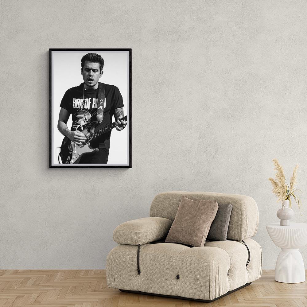 John Mayer Blanco y Negro en un interior