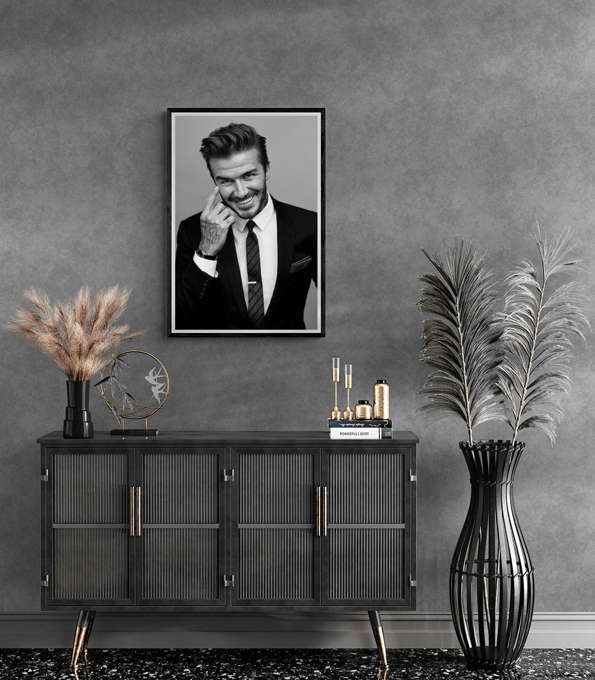 David Beckham Noir et Blanc dans un intérieur