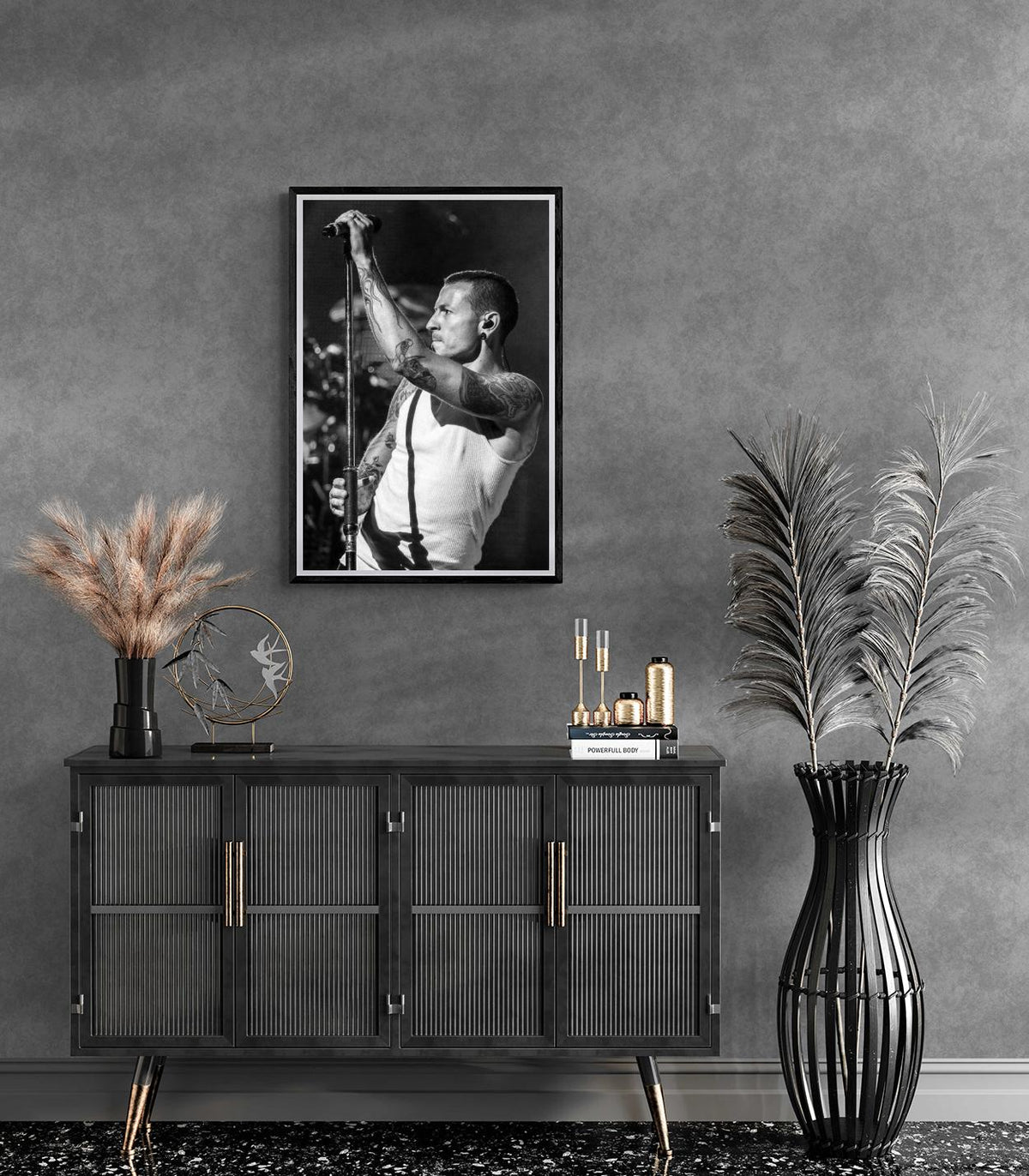 Chester Bennington in interieur