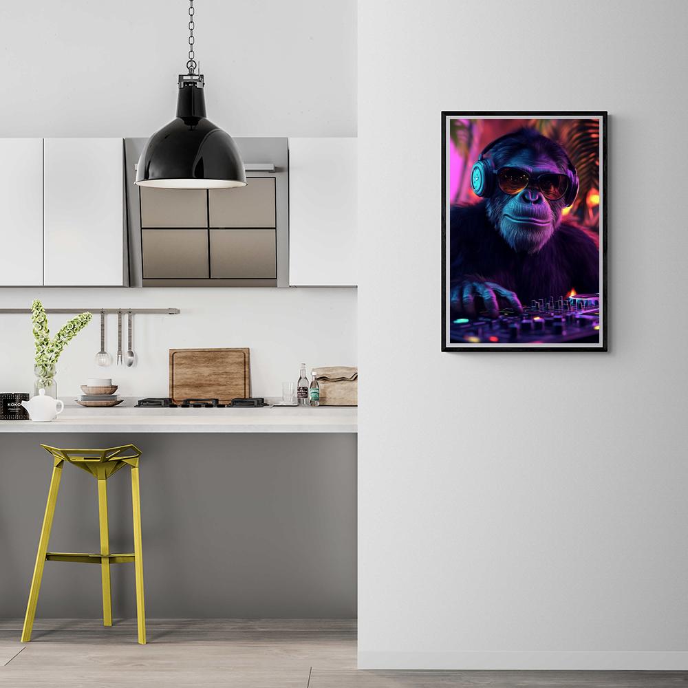 Singe DJ dans un intérieur