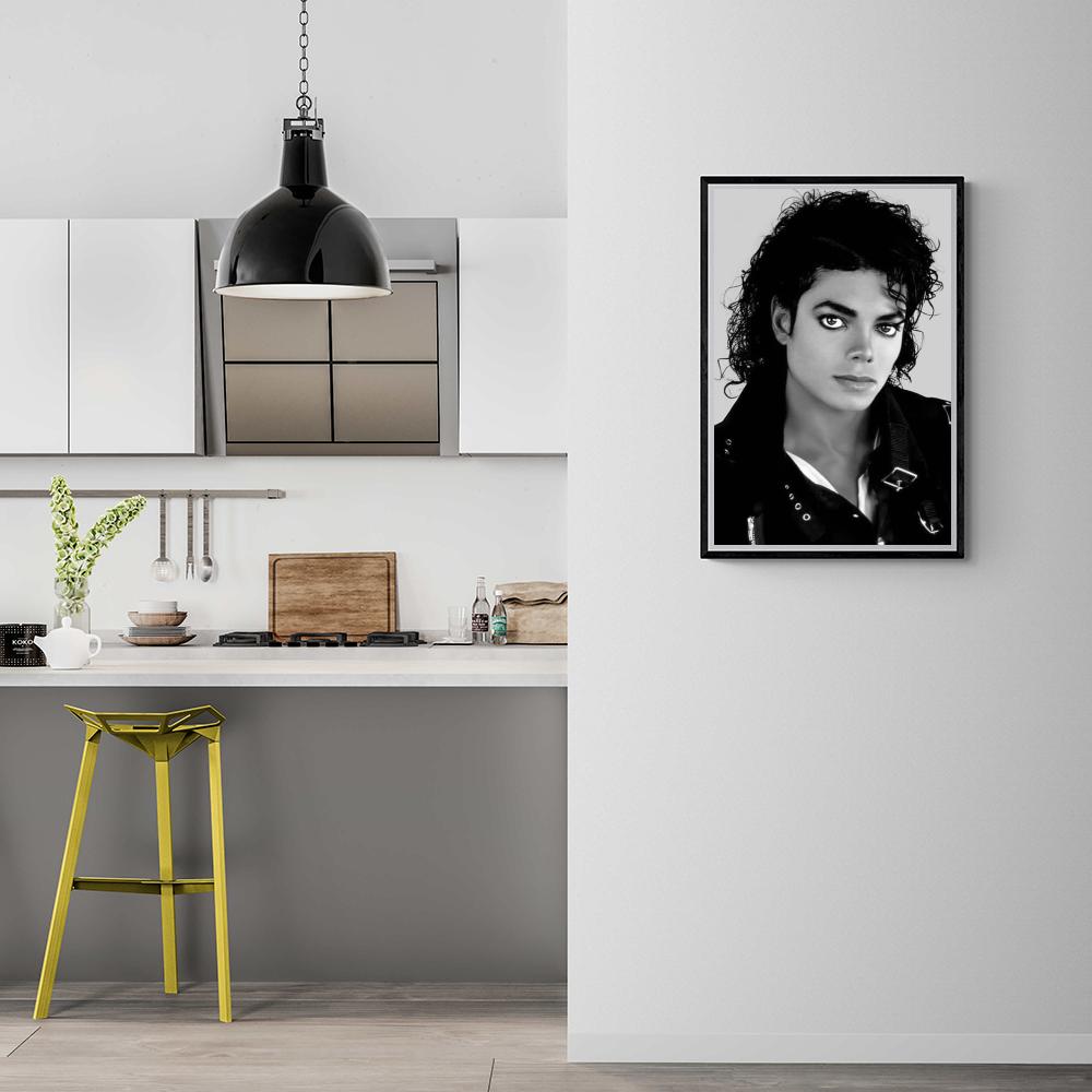 Michael Jackson dans un intérieur