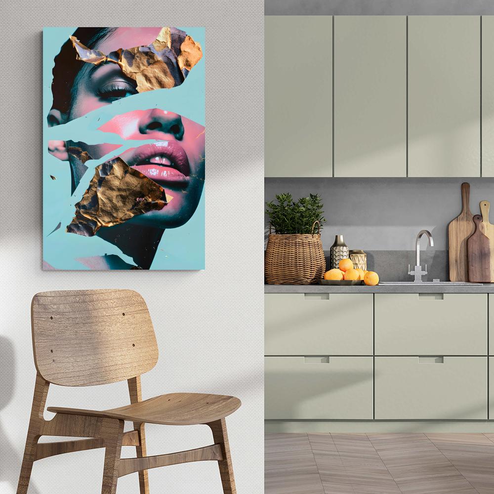 Femme Collage Art dans un intérieur
