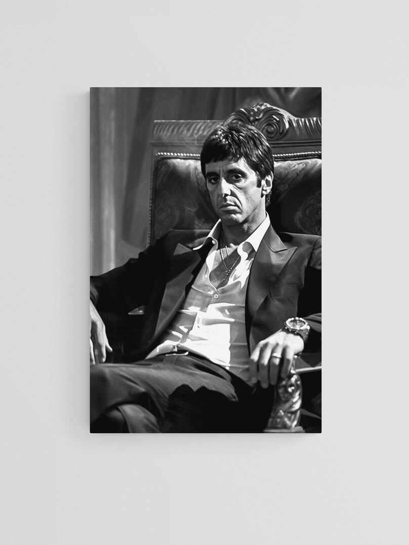 Scarface Al Pacino en un interior