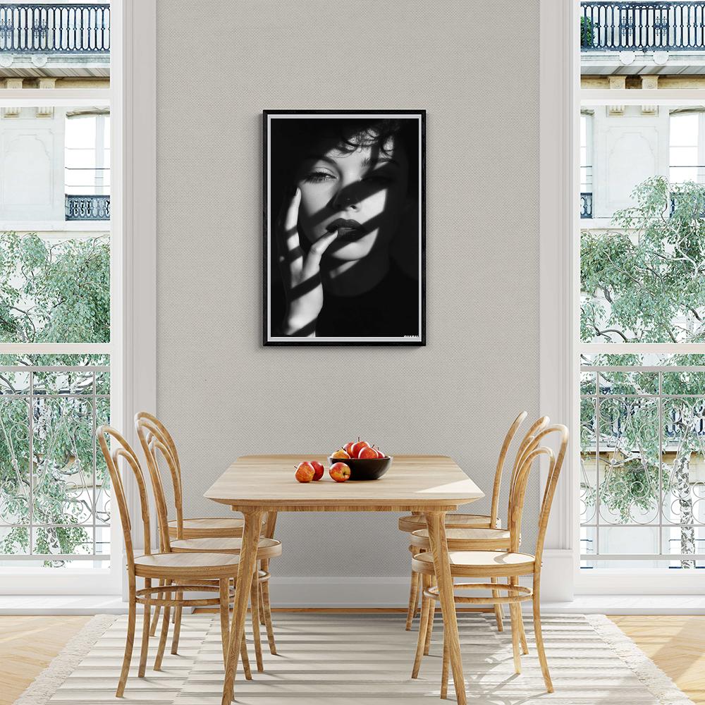 Femme dans un intérieur