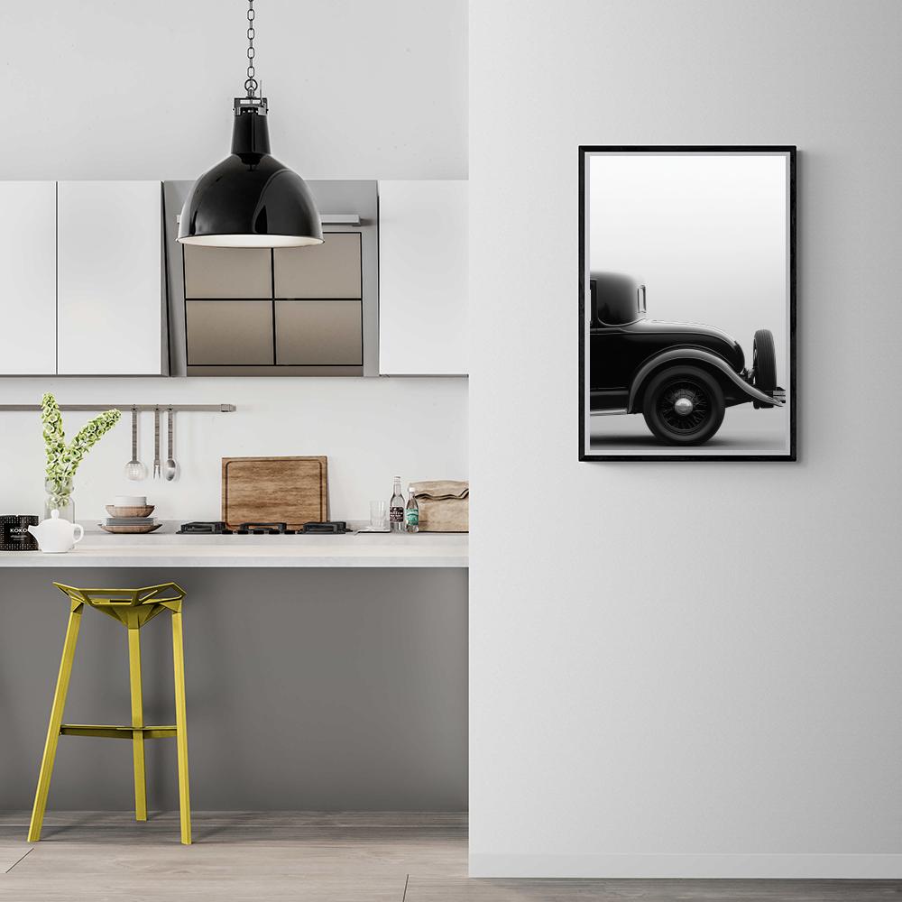 Auto en Blanco y Negro en un interior