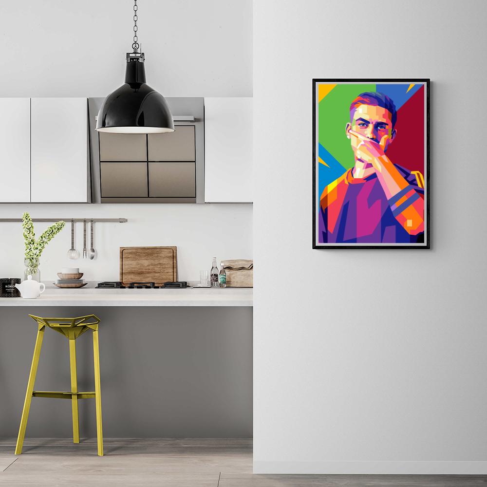 Paulo Dybala dans un intérieur