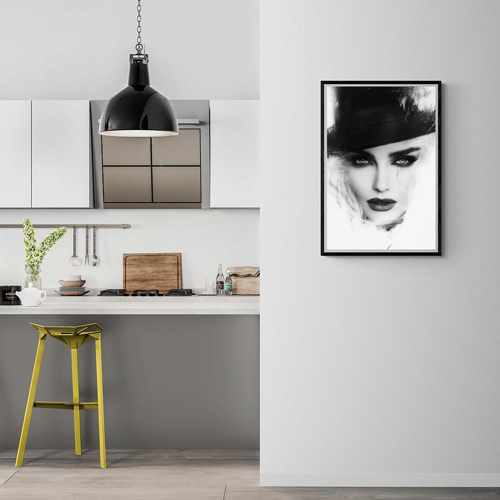 Madonna Vogue dans un intérieur