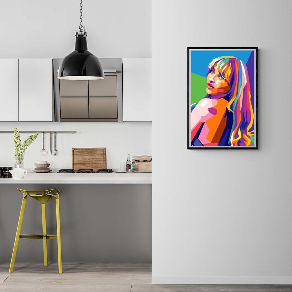 Sabrina Carpenter dans un intérieur