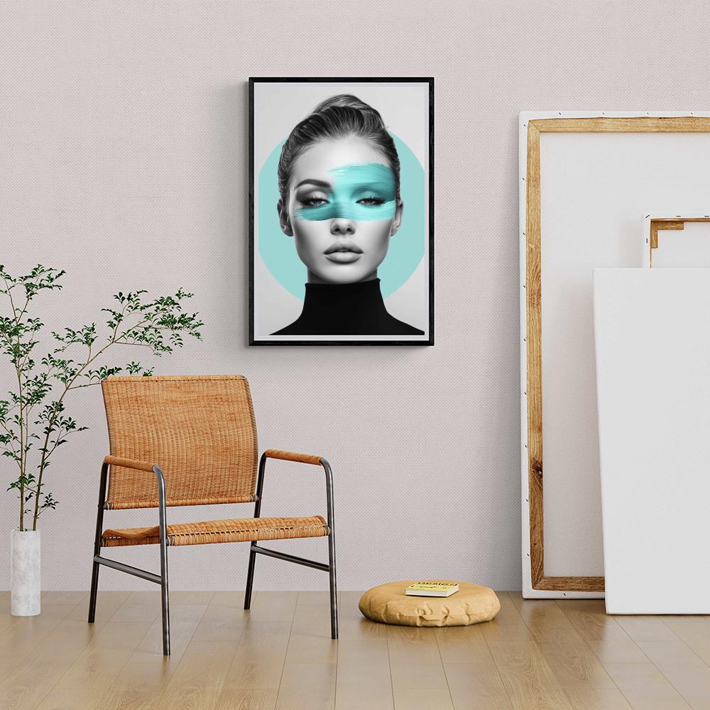 Femme Verte dans un intérieur