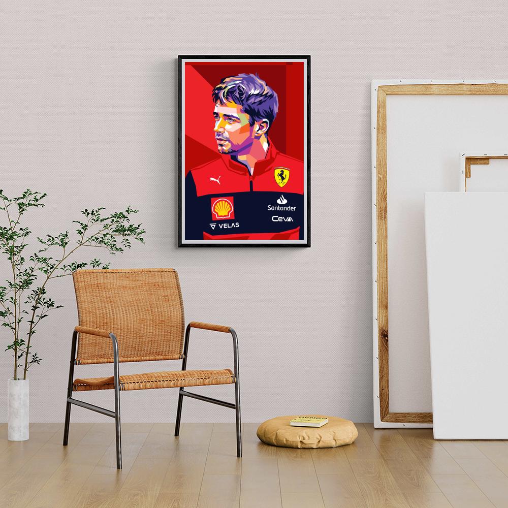 Charles Leclerc dans un intérieur
