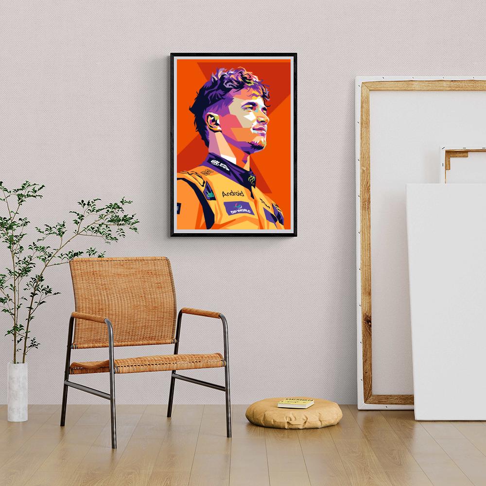 Lando Norris dans un intérieur