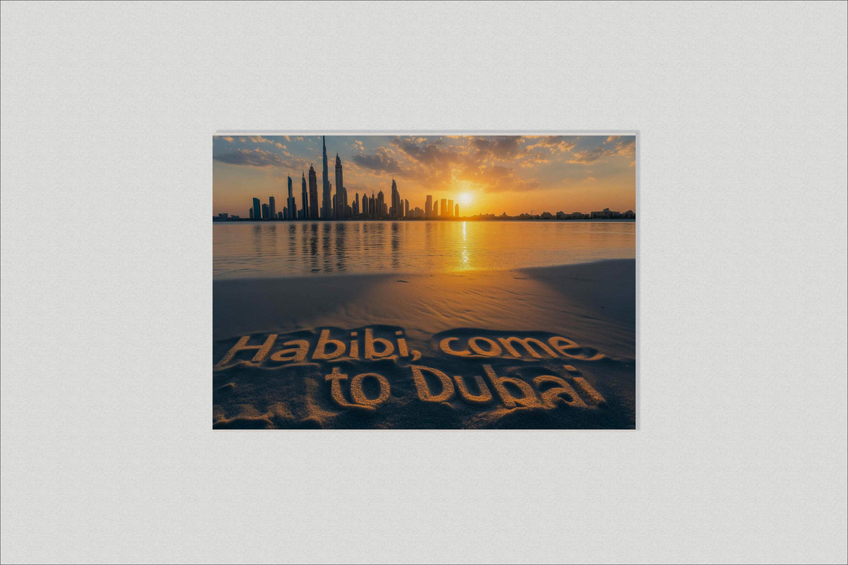 Habibi Come to Dubai dans un intérieur