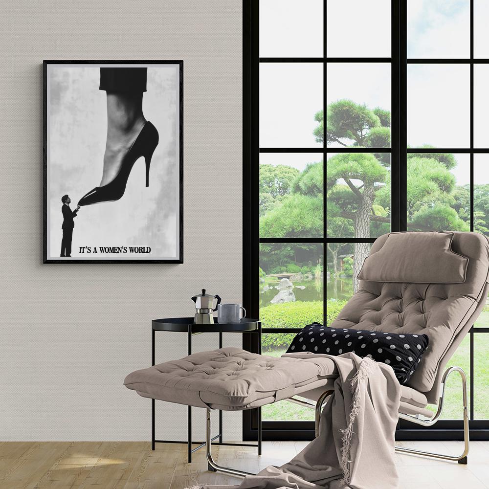 Women's World dans un intérieur