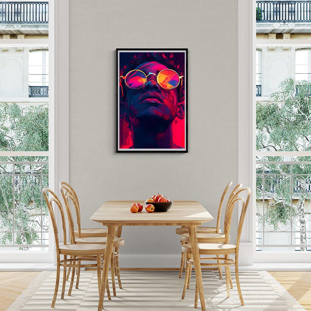 Niño con Gafas de Sol en un interior