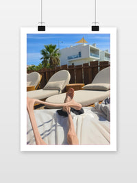 Thin Legs Sunbathing poster met witte rand