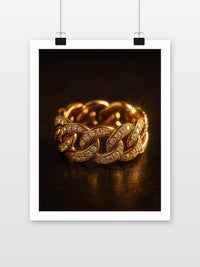 Ring Gold Diamond en un interior (7)