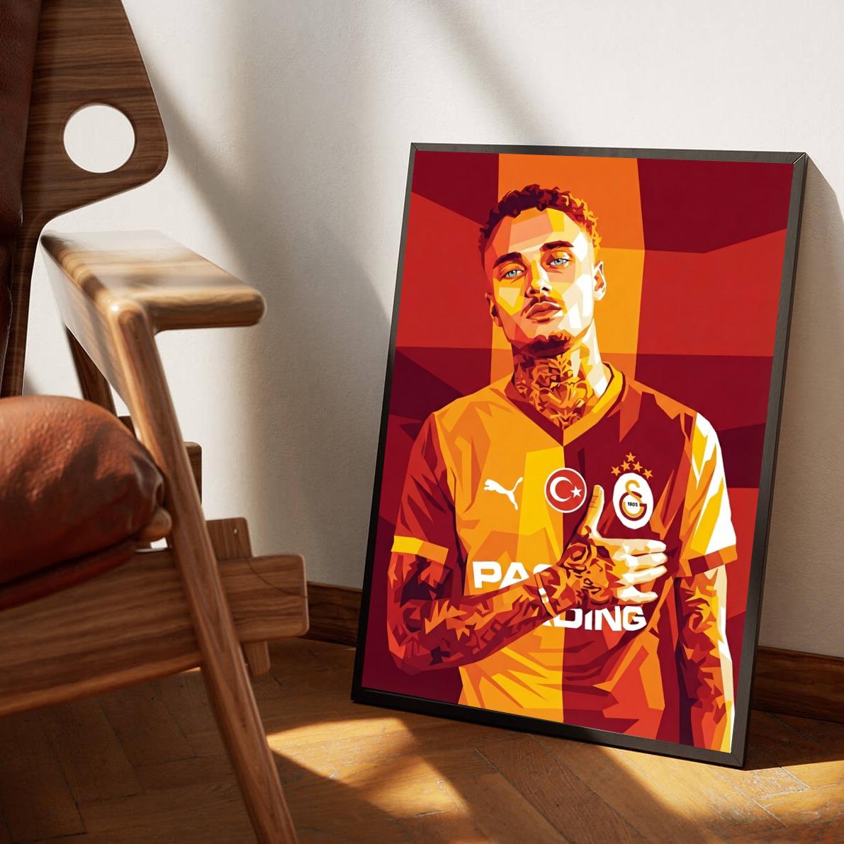 Noa Lang Galatasaray dans un intérieur