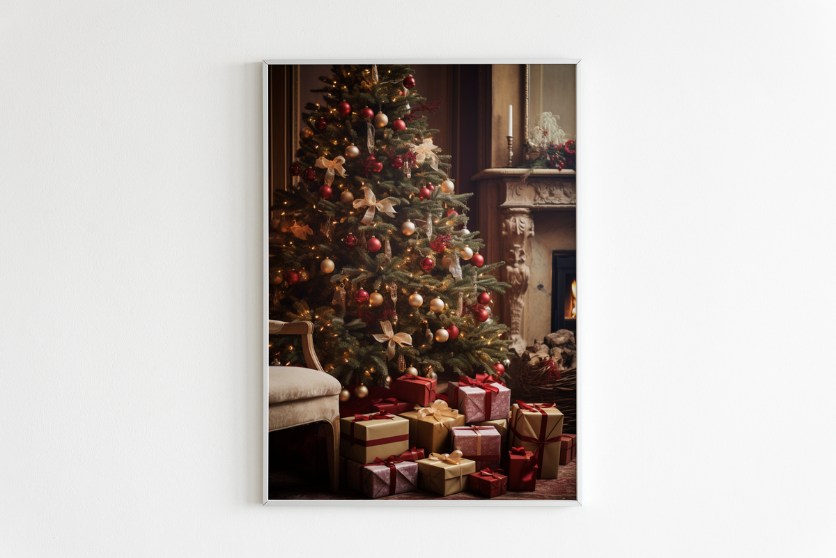 Árbol de Navidad con Regalos en un interior