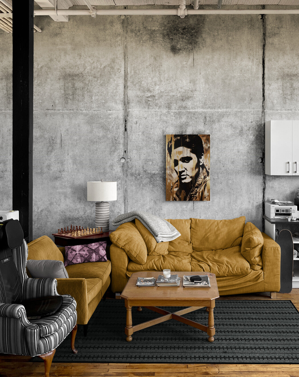 Elvis Presley en un interior
