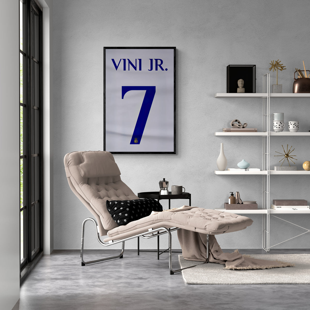 Vini Jr Dorsal en un interior
