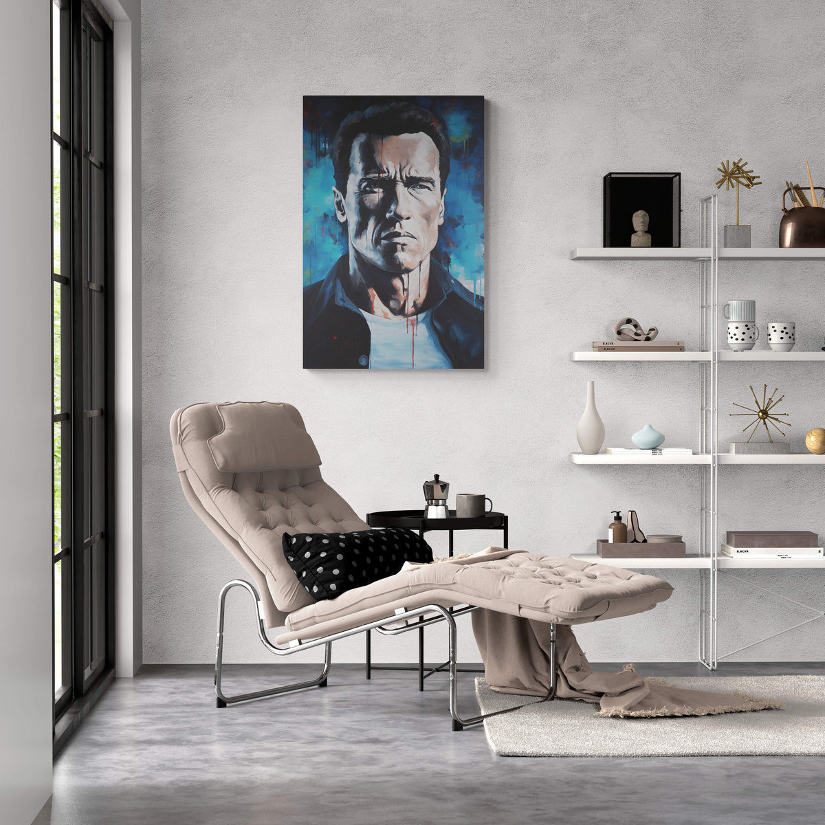 The Terminator Arnold en un interior