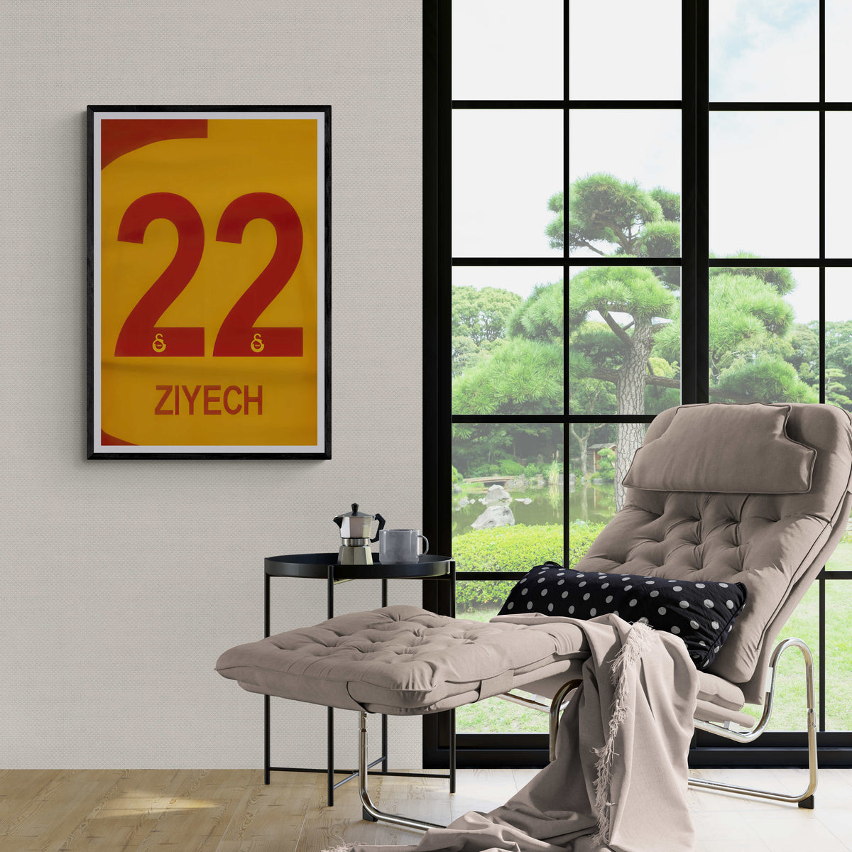 Ziyech Dorsal en un interior