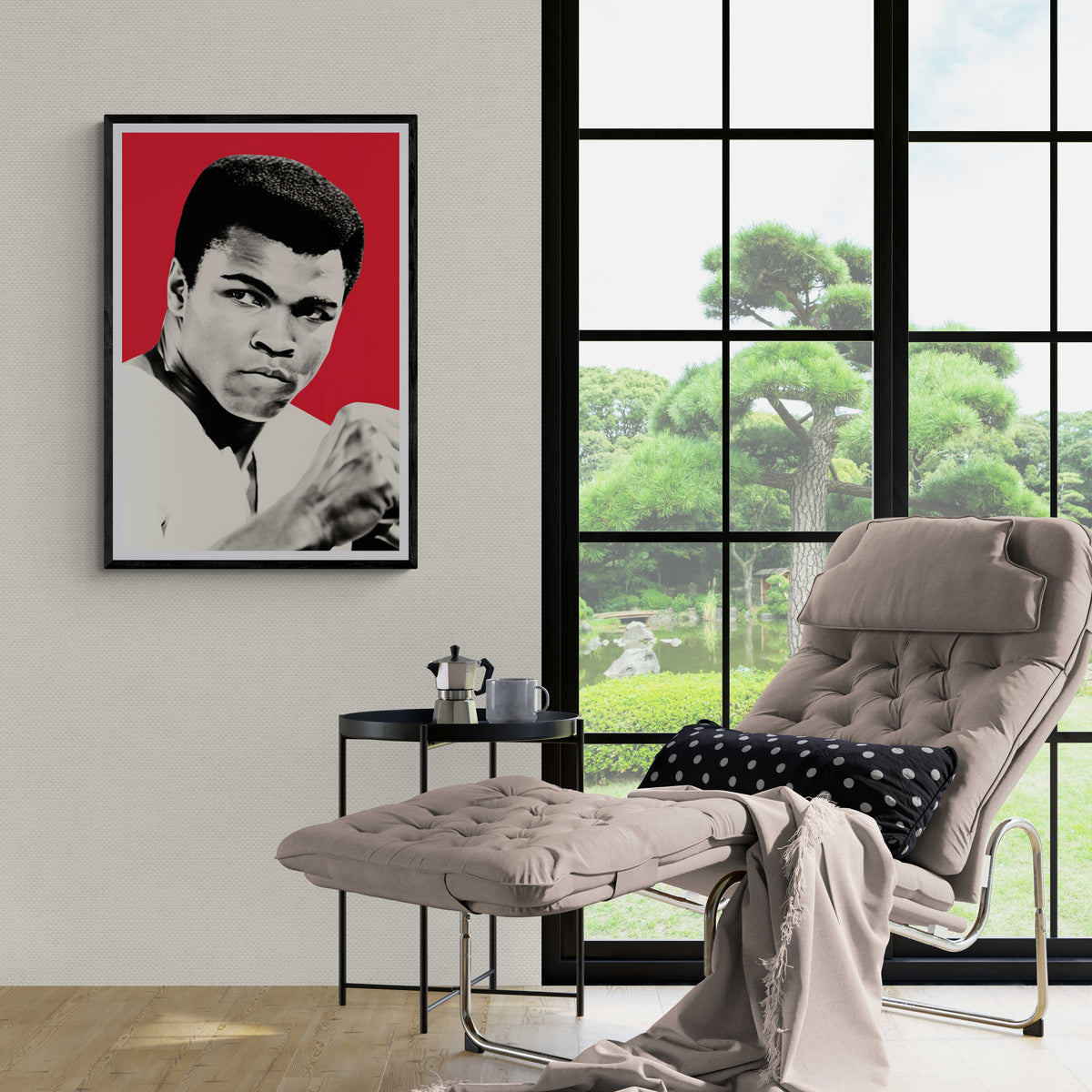 Muhammad Ali Rojo en un interior