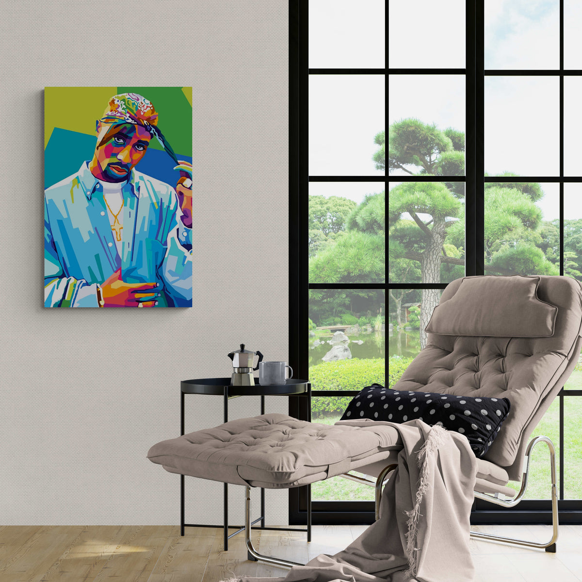 Tupac Verde en un interior