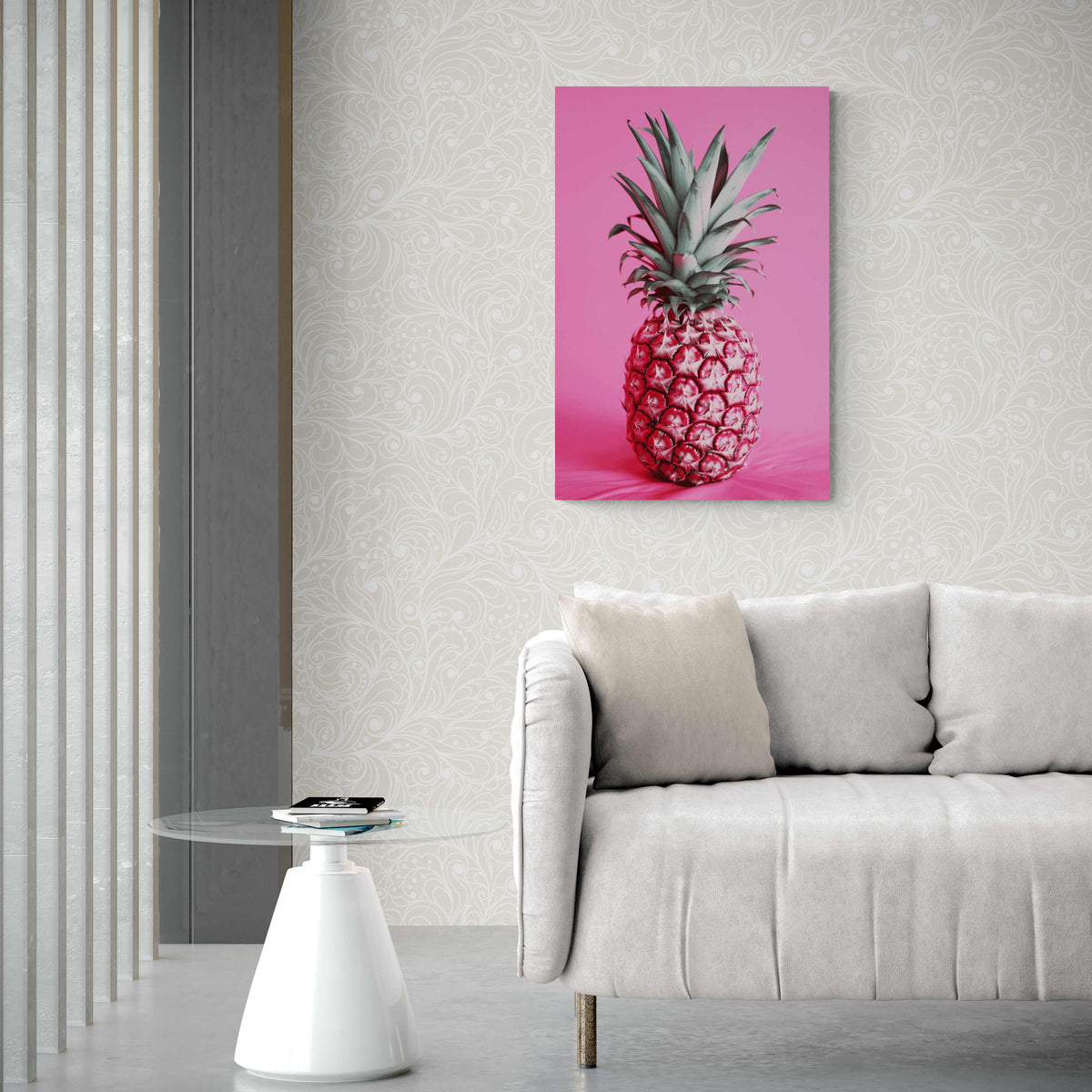 Piña Rosa en un interior