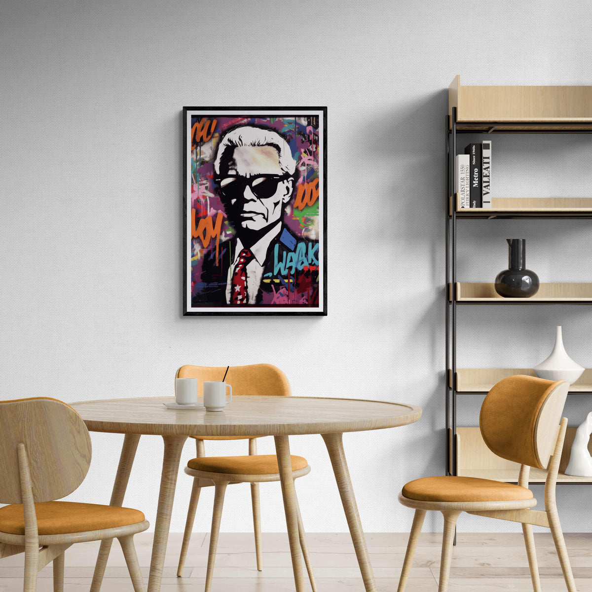 Karl Lagerfeld Rosa en un interior