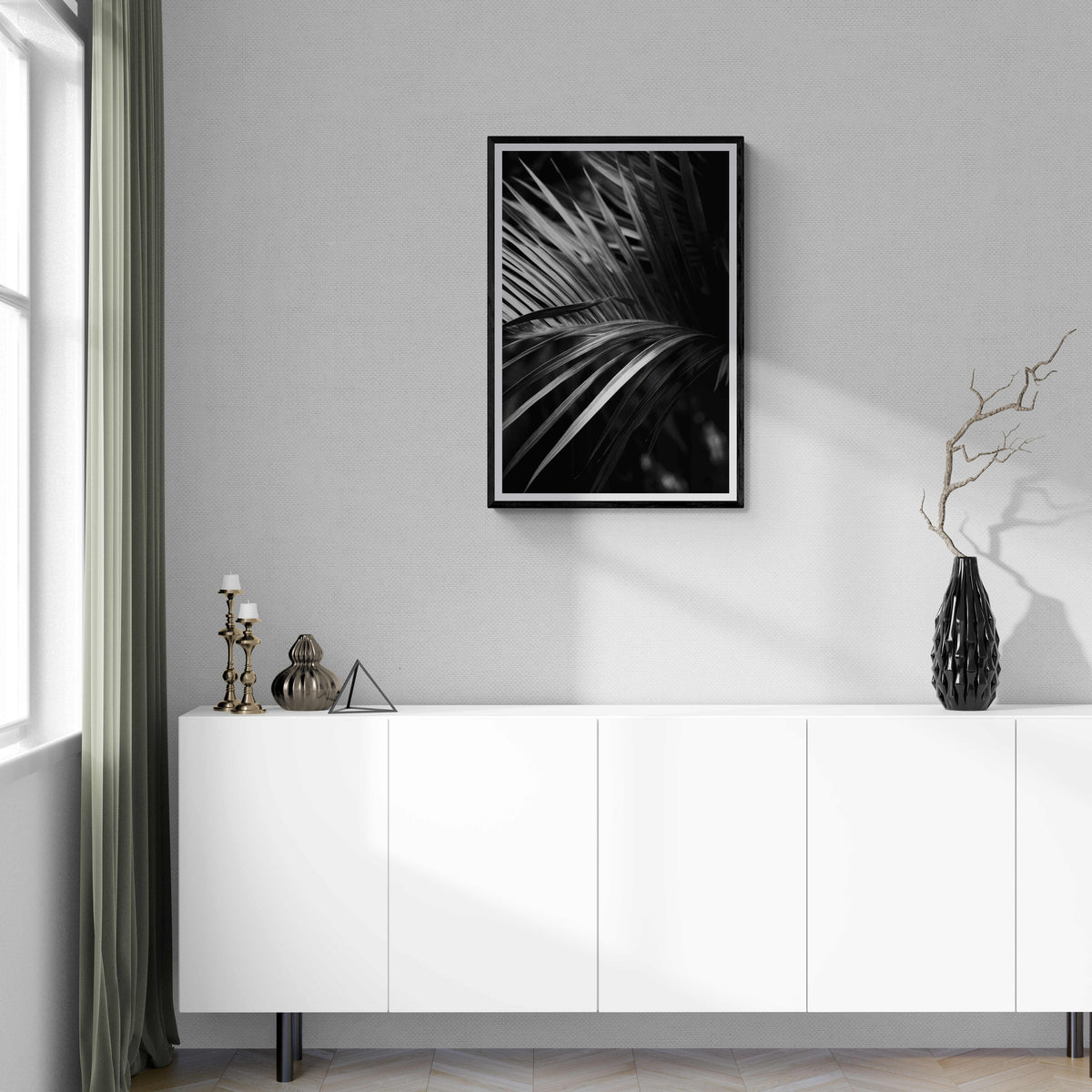 Hoja de Palmera Blanco y Negro en un interior