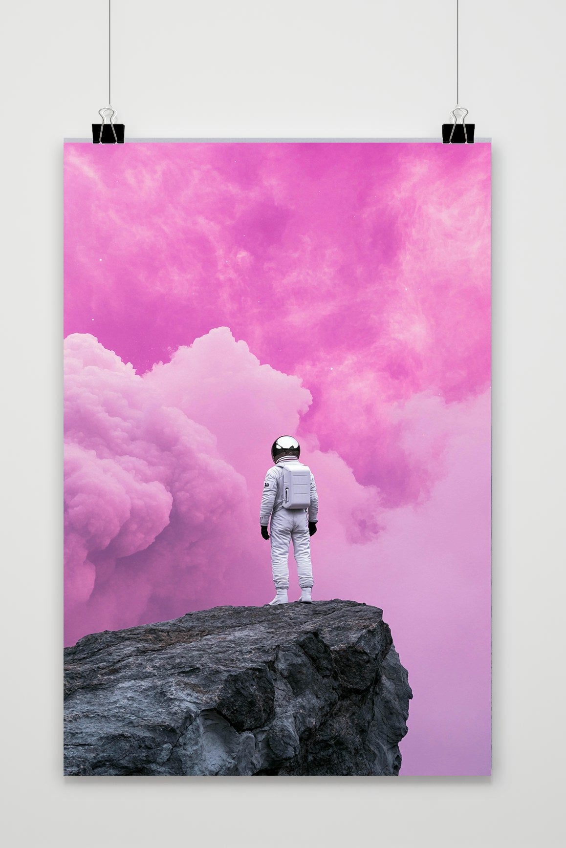 Affiche Astronaut Pink Clouds de 25 Artstreet