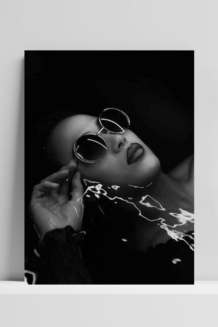 Vrouw met Bril op 3mm aluminium dibond