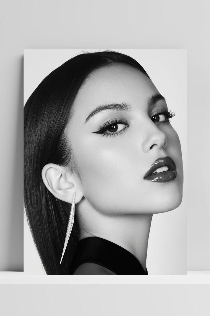 Olivia Rodrigo B&W op 3mm aluminium dibond