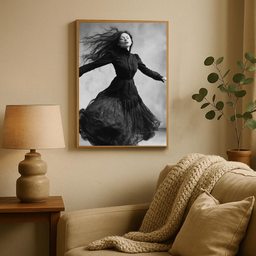 Dancing Woman B&W poster sfeerbeeld 2