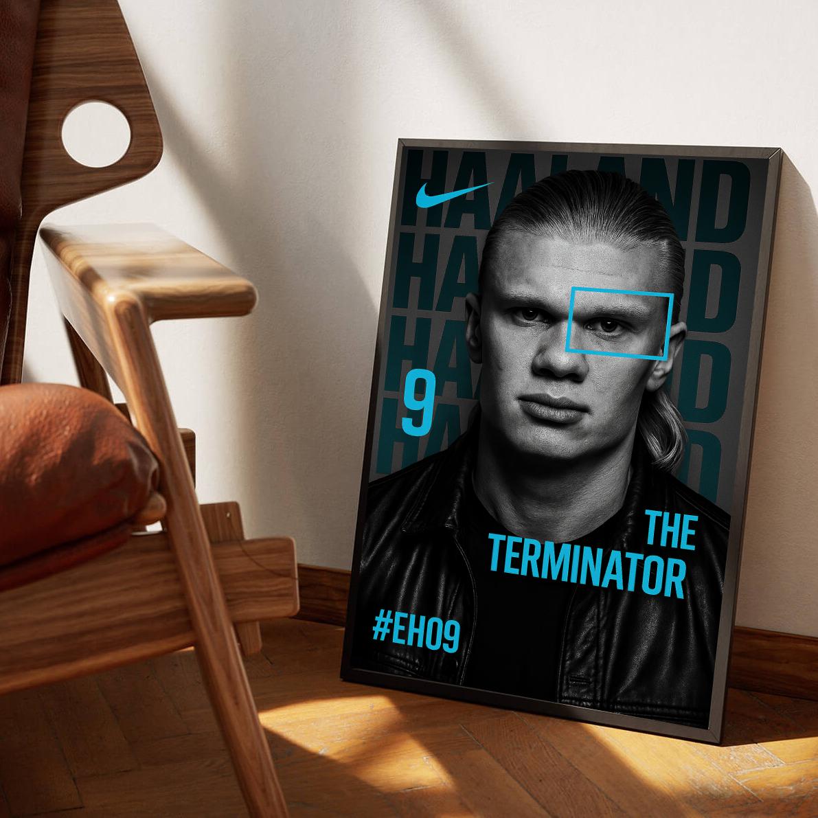 Erling Haaland The Terminator Blue poster sfeerbeeld 3