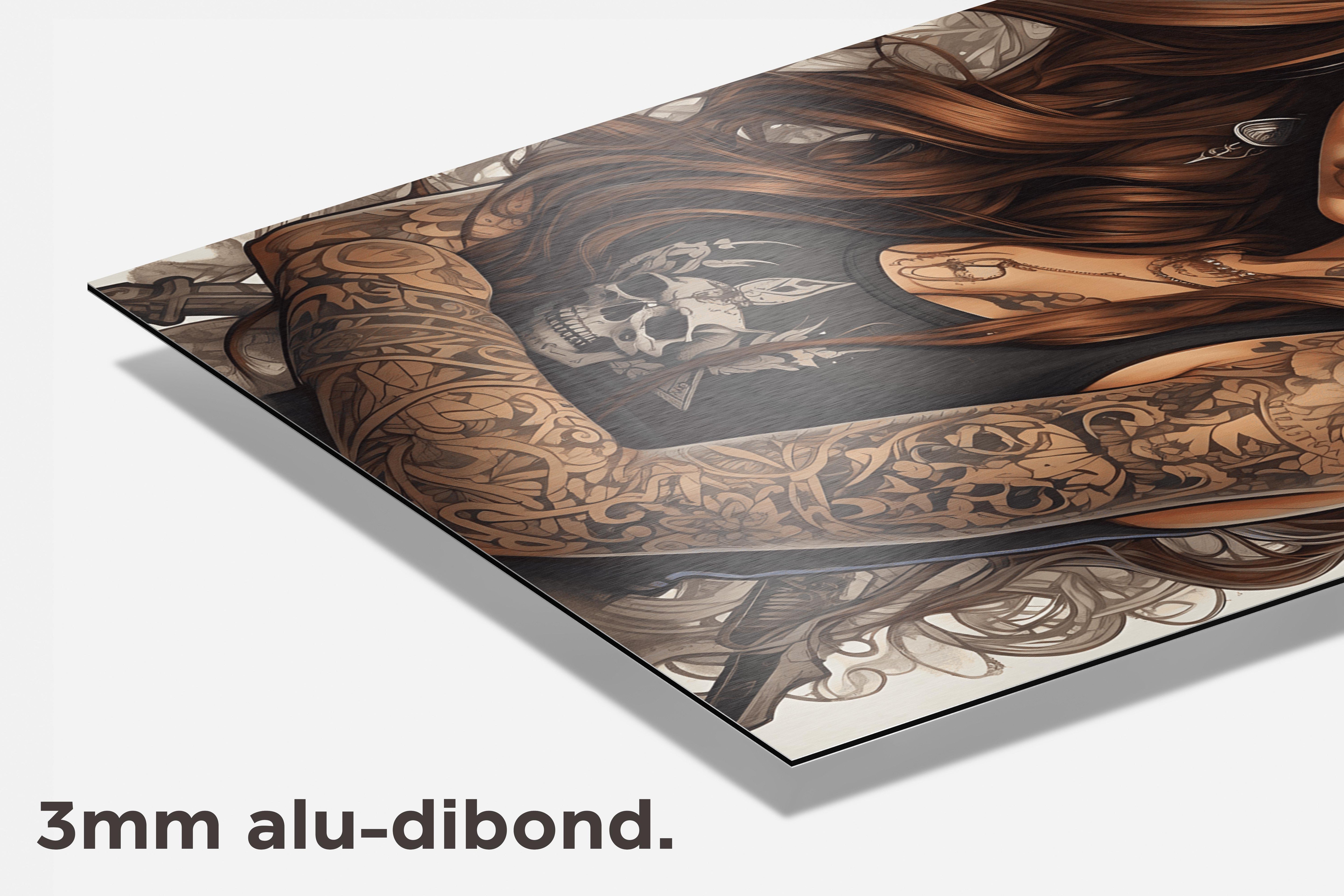 Tattoo Vrouw Rebel dibond detail